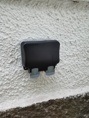 Outside socket closed.